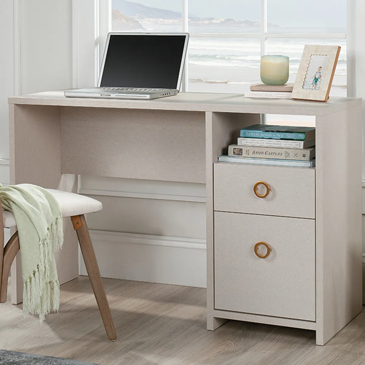 Desk in white, item 433602